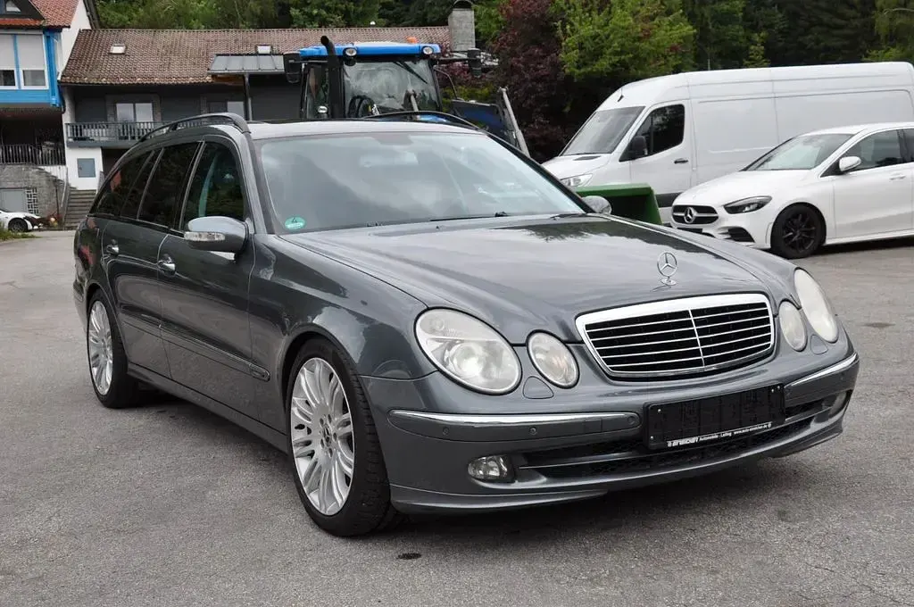 Gebraucht Mercedes E500 AMG 306 PS (225 kW) 2005 Grau Limousine