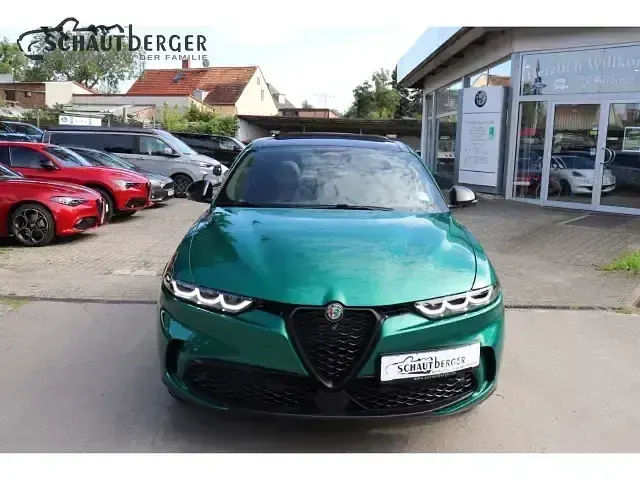 Neu Alfa Romeo Tonale 160 PS (117 kW) 2025 Grün SUV