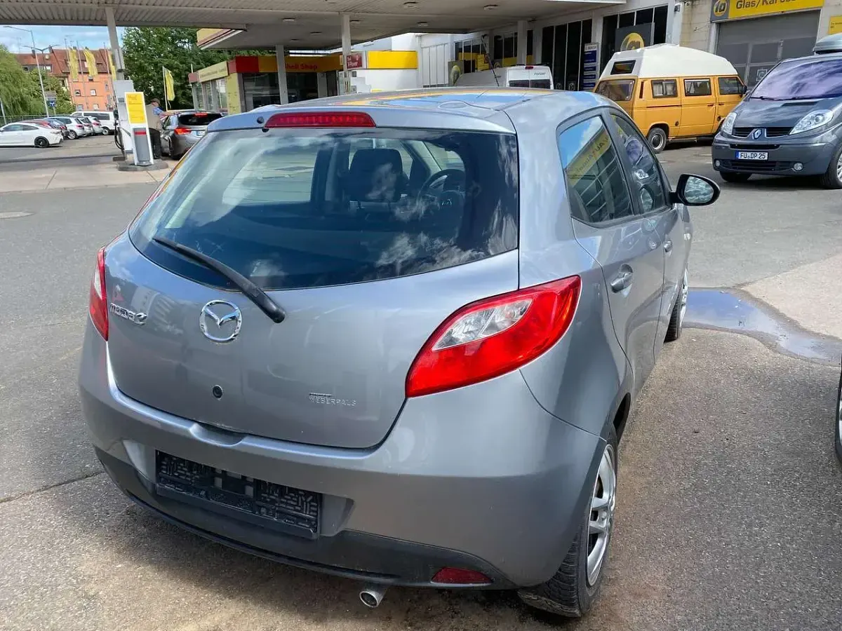 Gebraucht Mazda 2 Edition 75 PS (55 kW) 2012 Grau Kleinwagen