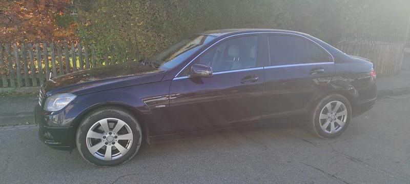Blau Gebraucht 2009 Mercedes C220 Limousine | 3.900 € (Guter Preis) - Bild 1/4