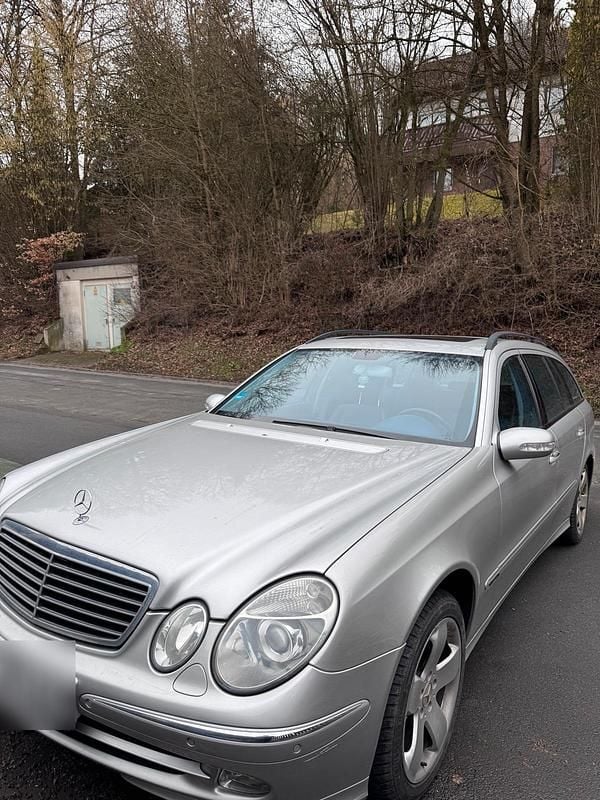 Gebraucht Mercedes E320 Avantgarde 204 PS (150 kW) 2003 Silber Kombi