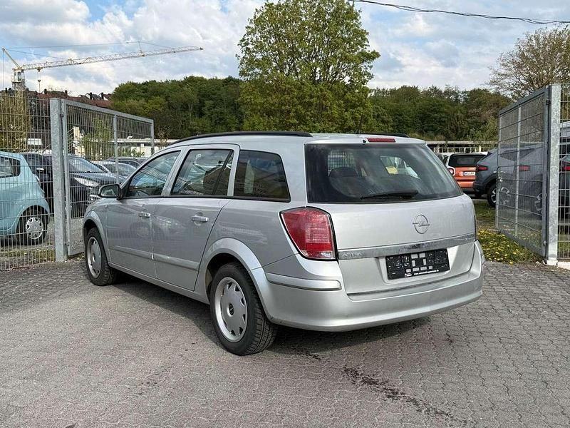 Gebraucht Opel Astra Edition 105 PS (77 kW) 2005 Silber Kombi