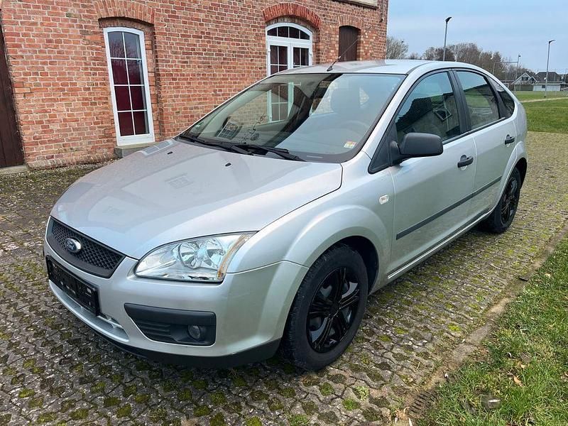 Gebraucht Ford Focus Trend 101 PS (74 kW) 2005 Limousine