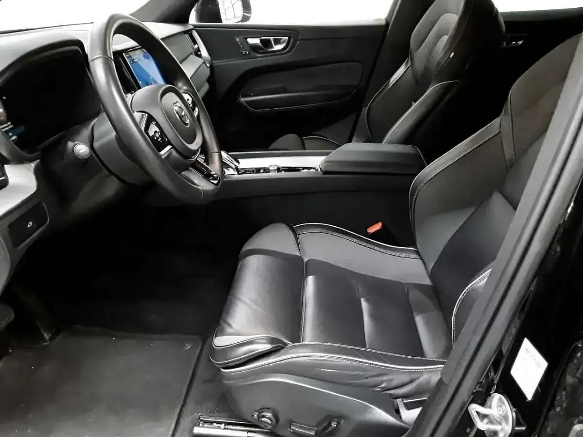 Gebraucht Volvo XC60 Plus 197 PS (144 kW) 2022 Schwarz SUV
