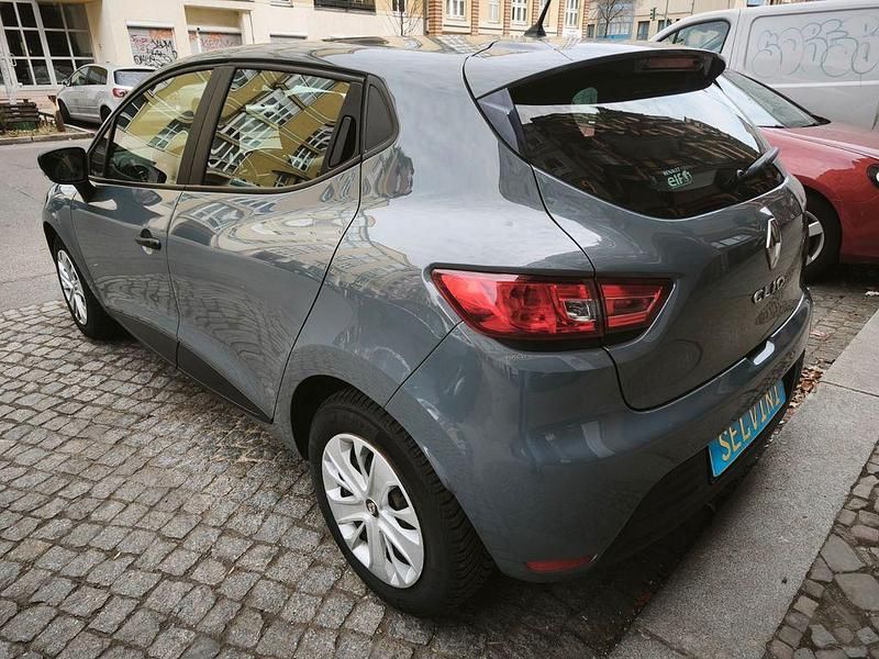 Gebraucht Renault Clio IV Life 76 PS (55 kW) 2019 Grau Limousine
