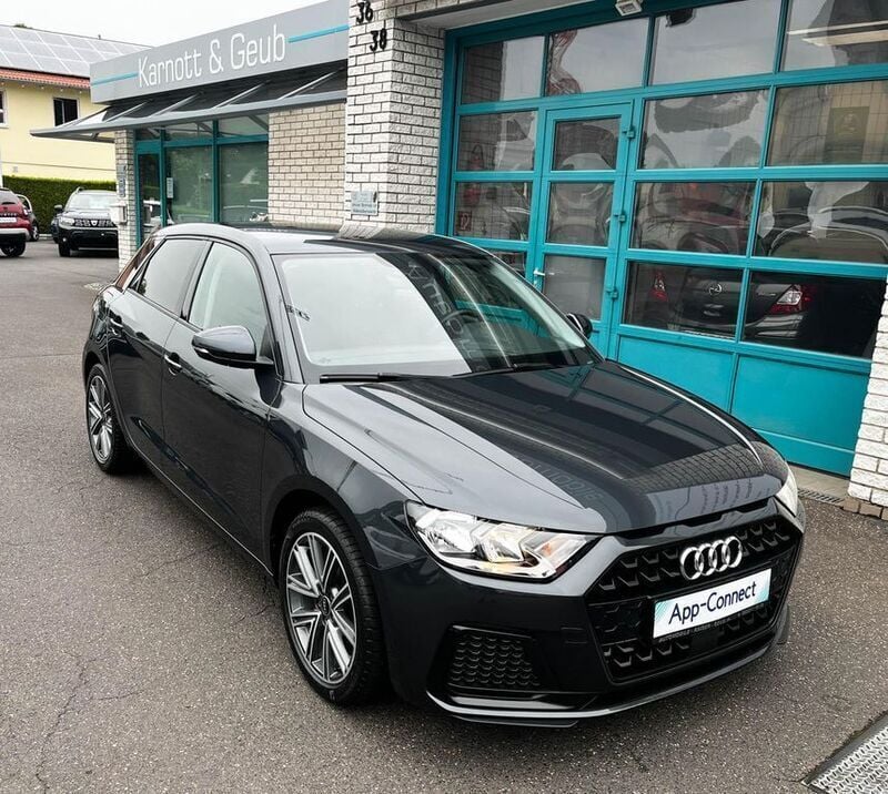 Grau Gebraucht 2022 Audi A1 Sportback Advanced Plus Kleinwagen | 19.950 € (Fairer Preis) - Bild 1/4