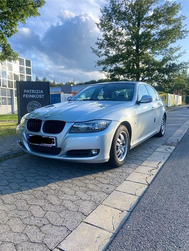 Silber Gebraucht 2008 BMW 325 Limousine | 6.300 € (Fairer Preis) - Bild 1/4