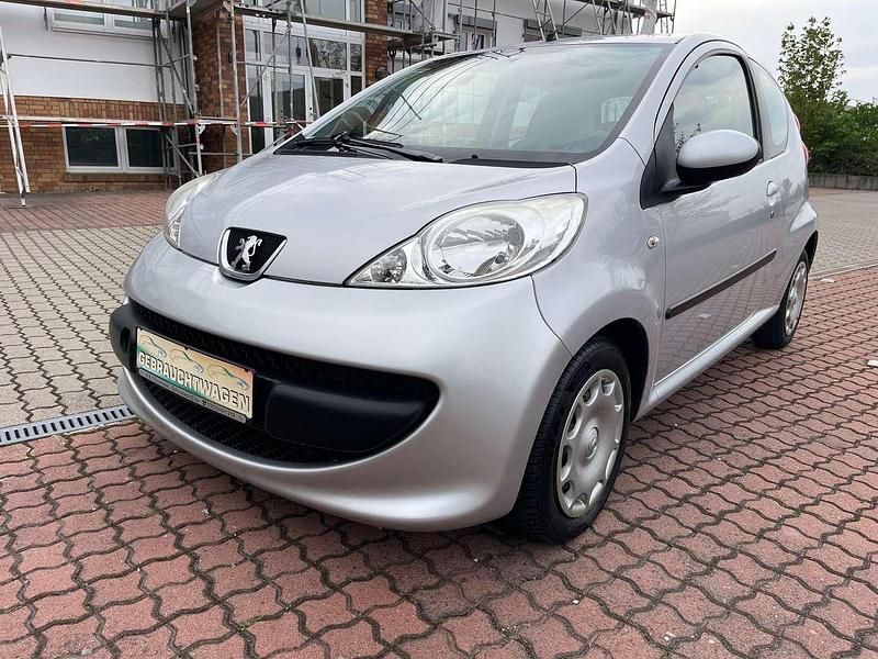 Silber Gebraucht 2006 Peugeot 107 Filou Kleinwagen | 1.599 € (Fairer Preis) - Bild 1/4