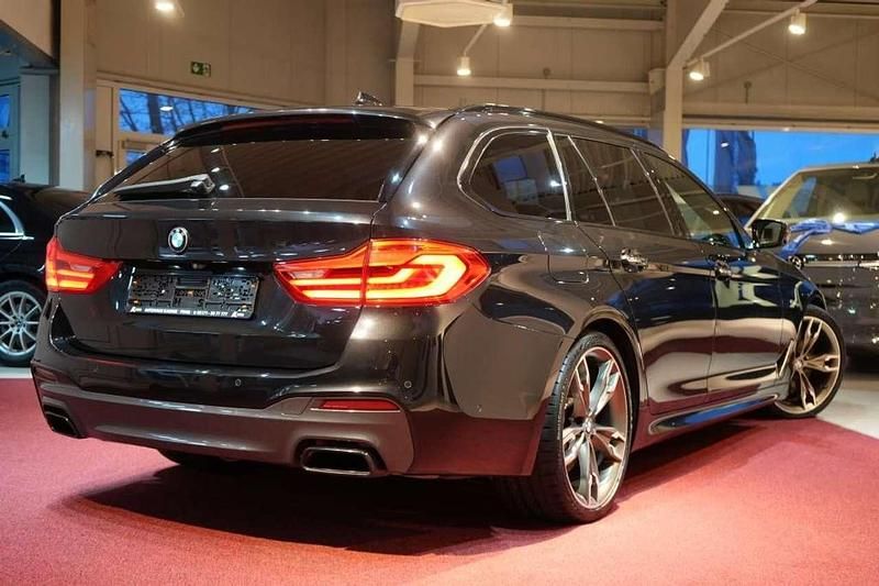 Gebraucht BMW 550 400 PS (294 kW) 2017 Black sapphire metallic Kombi