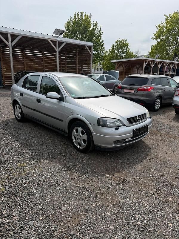 Usado Opel Astra 101 HP (74 kW) 1999 Sedan