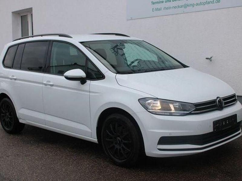 Gebraucht VW Touran Comfortline 150 PS (110 kW) 2022 Pure white Van / Kleinbus