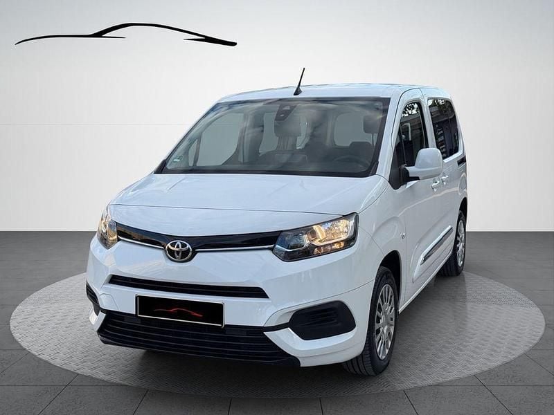 Weiß Gebraucht 2021 Toyota Proace Verso City Kombi | 13.900 € (Superpreis) - Bild 1/4