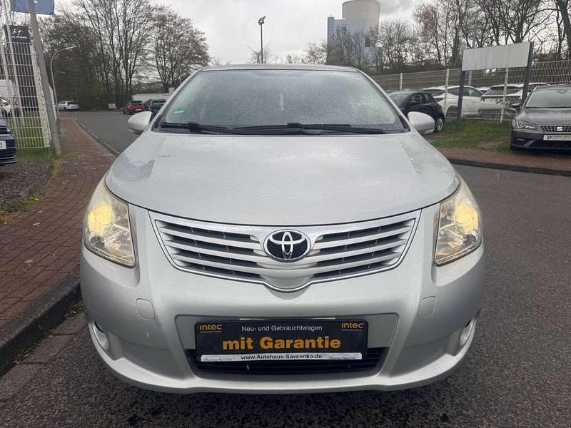 Gebraucht Toyota Avensis 147 PS (108 kW) 2011 Silber Limousine