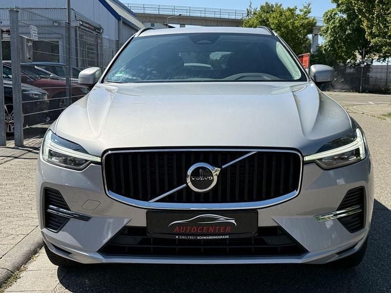 Gebraucht Volvo XC60 Core 197 PS (144 kW) 2023 Silber SUV