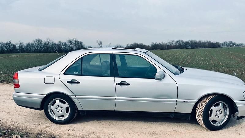 Gebraucht Mercedes C230 196 PS (144 kW) 1996 Silber Limousine