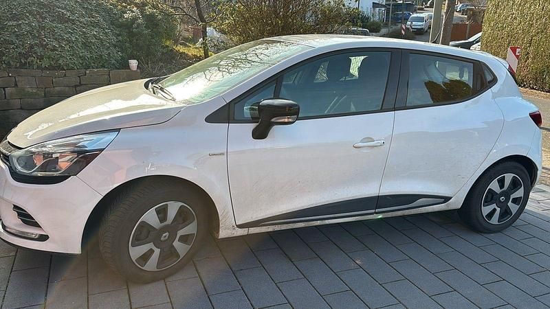 Weiß Gebraucht 2017 Renault Clio IV LIMITED Kleinwagen | 8.100 € (Fairer Preis) - Bild 1/4