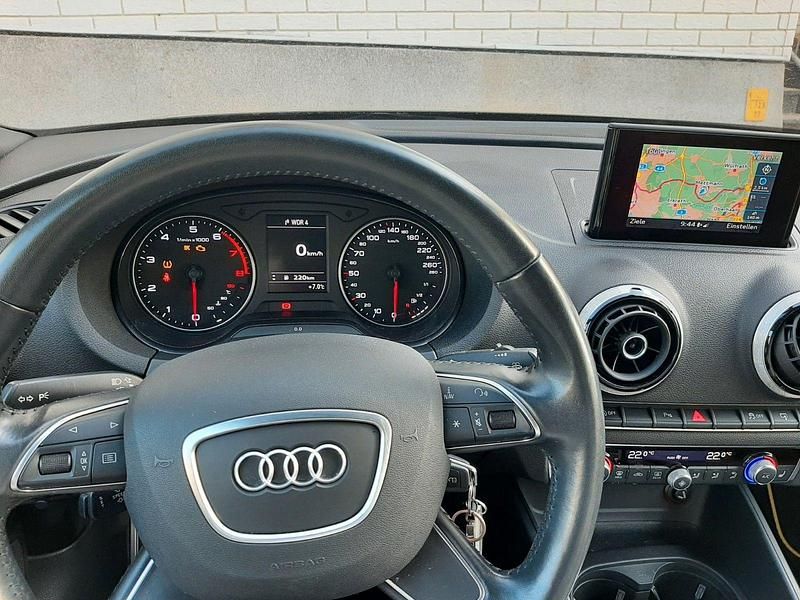 Gebraucht Audi A3 Cabriolet Attraction 125 PS (91 kW) 2015 Schwarz Cabrio