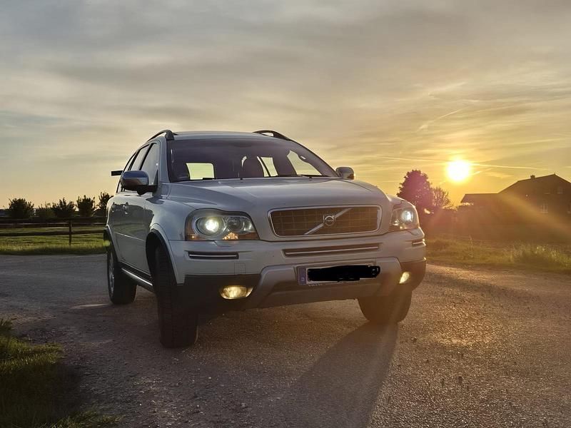 Weiß Gebraucht 2009 Volvo XC90 SUV | 8.900 € (Teuer) - Bild 1/4
