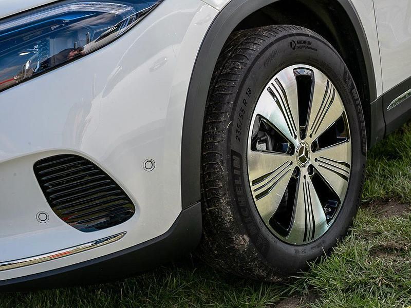 Gebraucht Mercedes EQA300 Advanced Plus 167 kW (228 PS) 2025 Weiß SUV