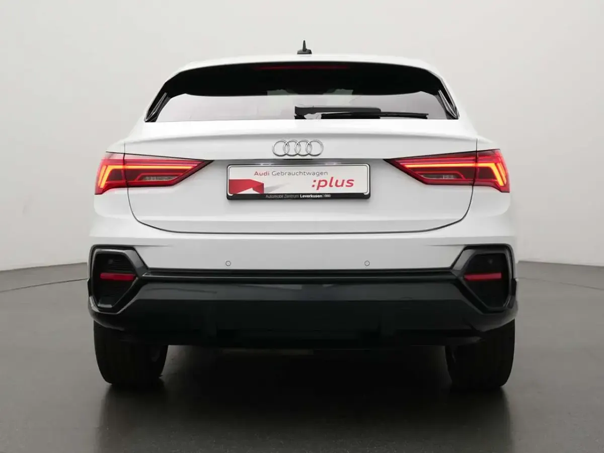 Gebraucht Audi Q3 Sportback Sport 150 PS (110 kW) 2023 Weiß SUV
