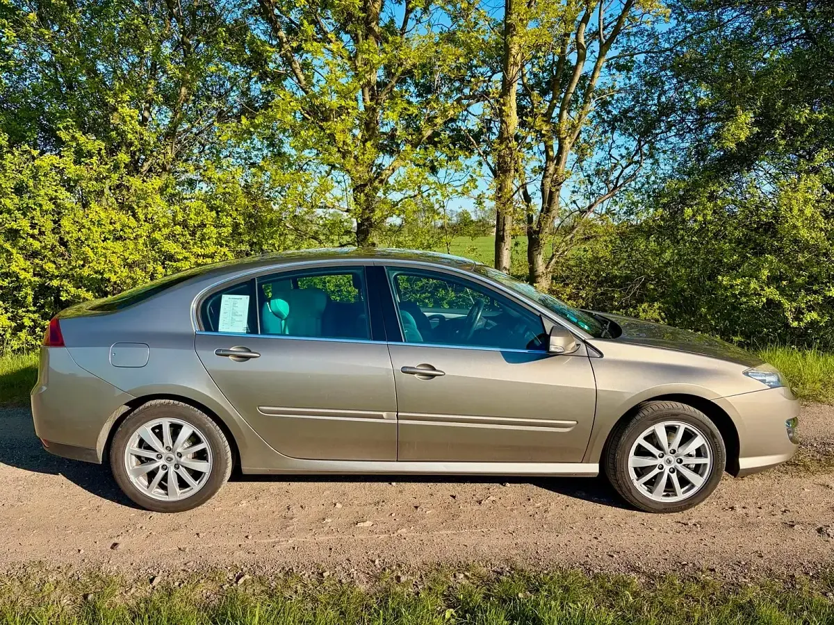 Gebraucht Renault Laguna III 140 PS (102 kW) 2013 Beige Limousine