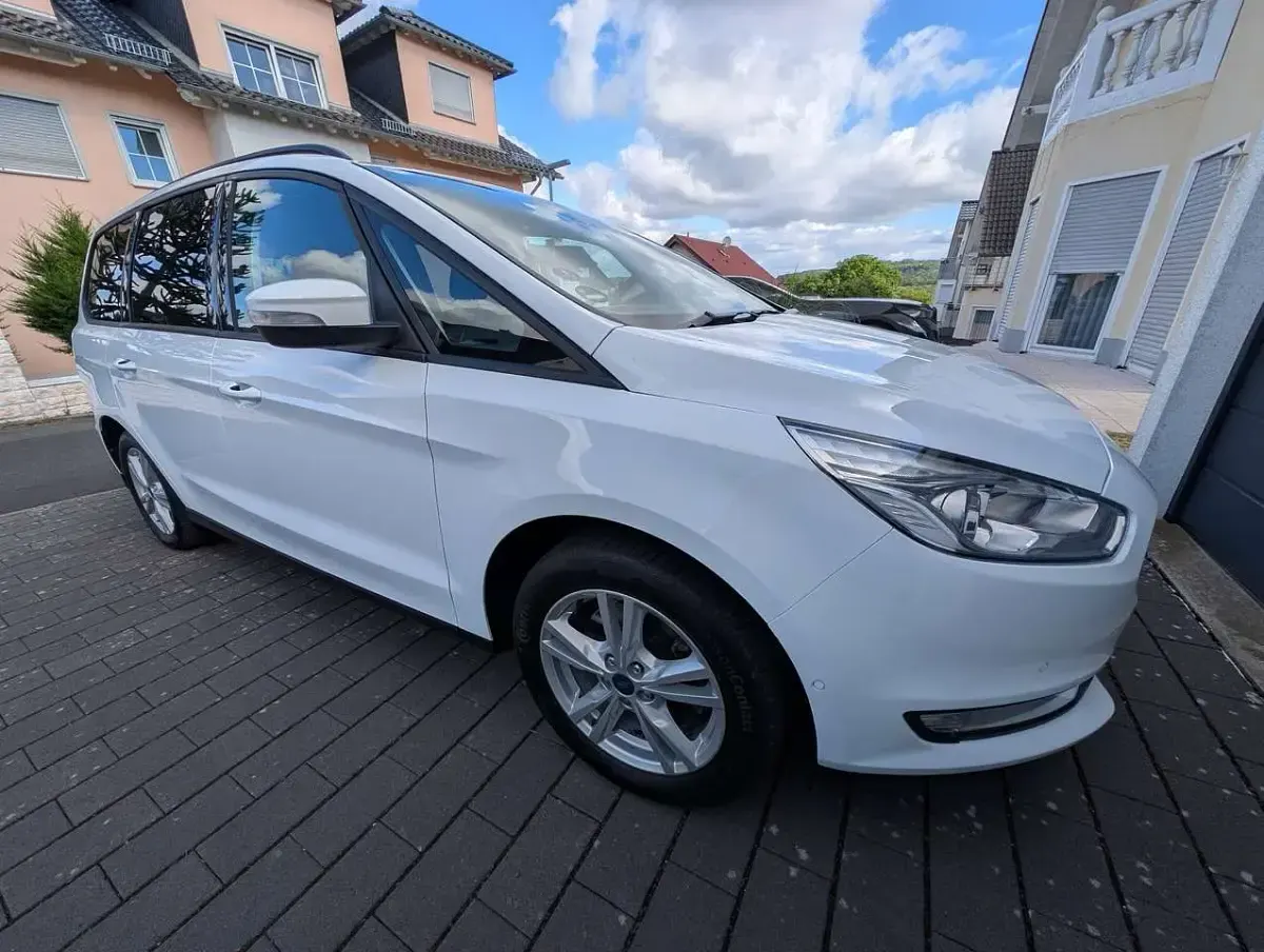 Gebraucht Ford Galaxy 165 PS (121 kW) 2019 Weiß Van / Kleinbus