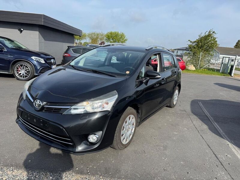 Schwarz Gebraucht 2013 Toyota Verso Life Van / Kleinbus | 6.000 € (Etwas zu teuer) - Bild 1/4