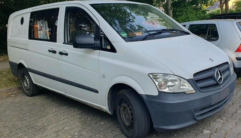 Weiß Gebraucht 2014 Mercedes Vito Van / Kleinbus | 6.850 € - Bild 1/4