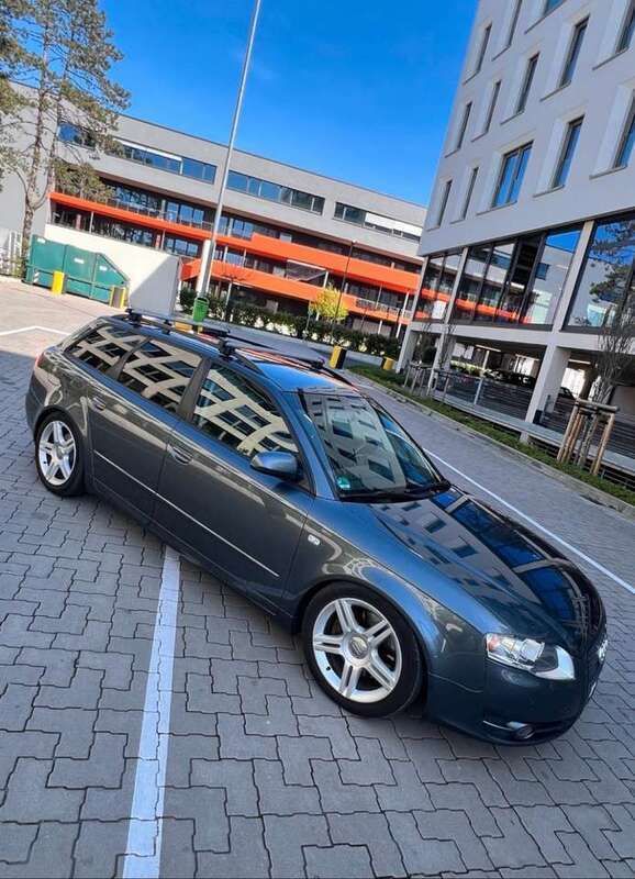 Grau Gebraucht 2005 Audi A4 Kombi | 4.700 € (Etwas zu teuer) - Bild 1/4
