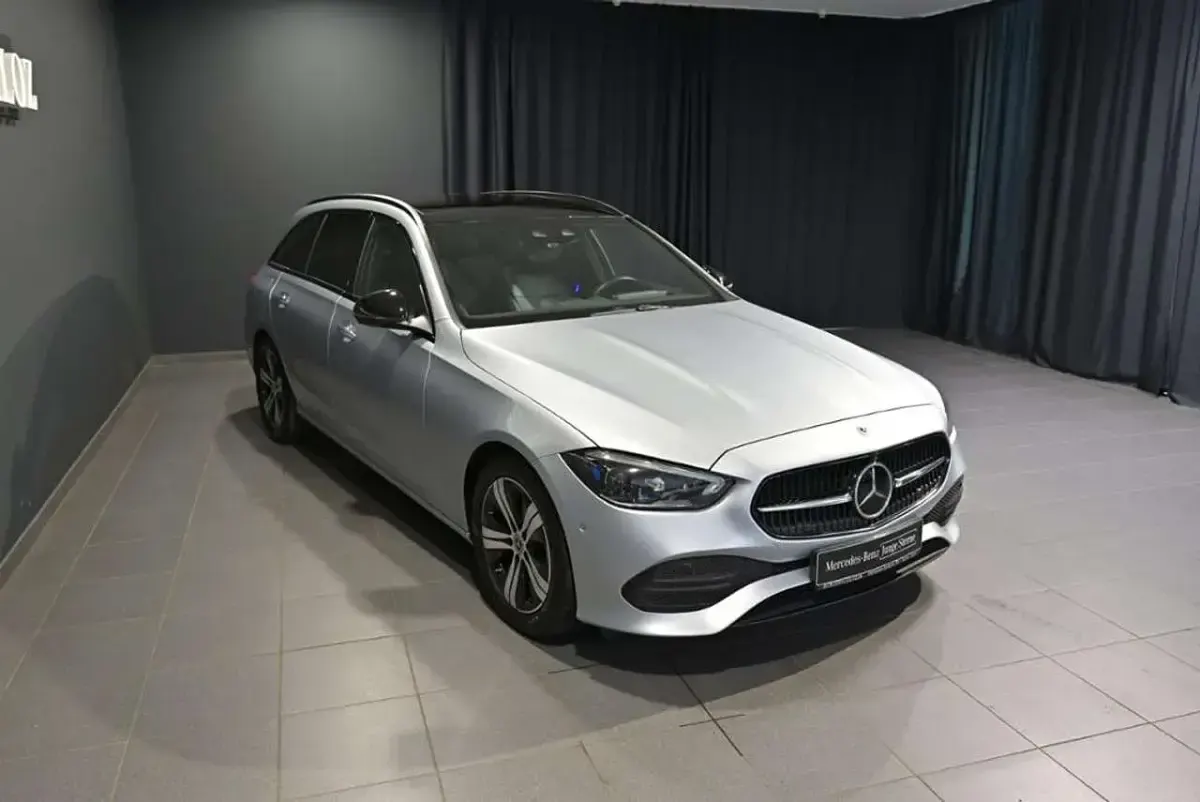 Gebraucht Mercedes C200 163 PS (119 kW) 2023 Hightechsilber metallic Limousine