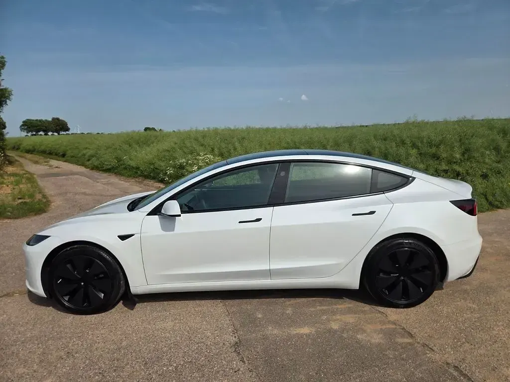 Gebraucht Tesla Model 3 RWD 208 kW (283 PS) 2023 Weiß Limousine