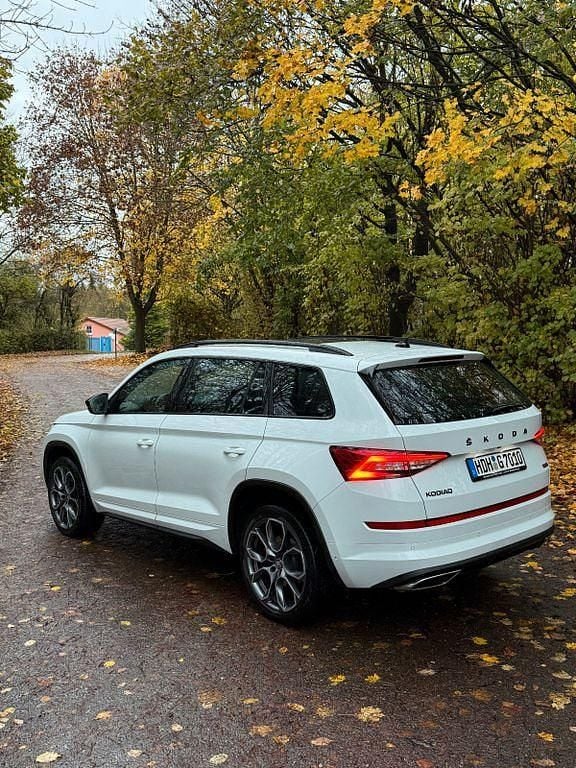 Wunderschne Skoda Kodiaq Weiss Fotos