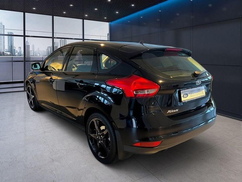 Gebraucht Ford Focus Trend 125 PS (91 kW) 2017 Schwarz Limousine