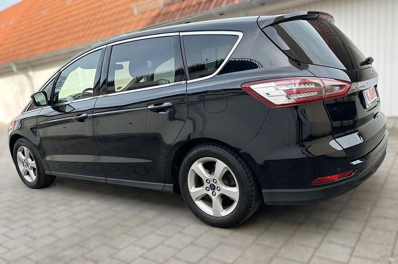 Gebraucht Ford S-MAX Titanium 150 PS (110 kW) 2016 Iridiumschwarz metallic Van / Kleinbus