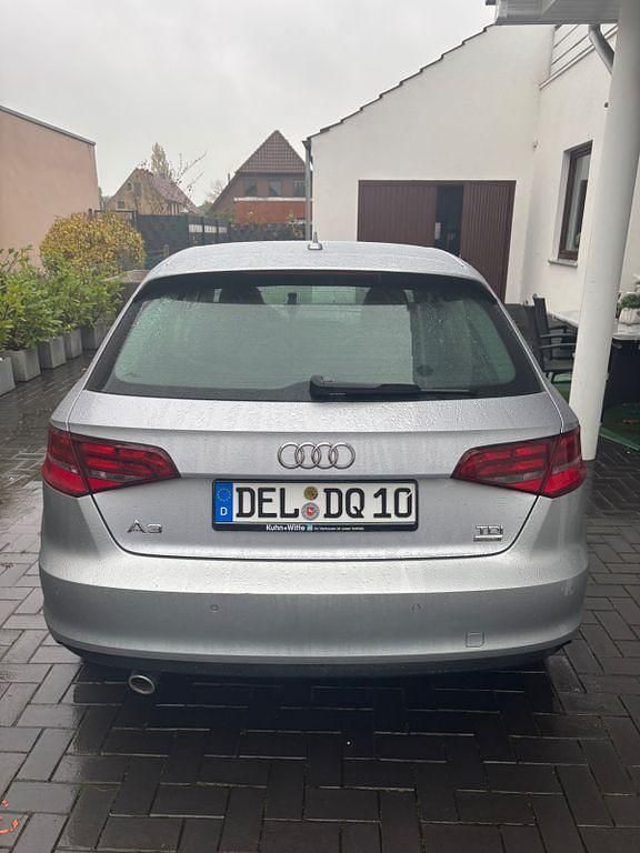 Gebraucht Audi A3 Ambiente 110 PS (80 kW) 2015 Silber Limousine