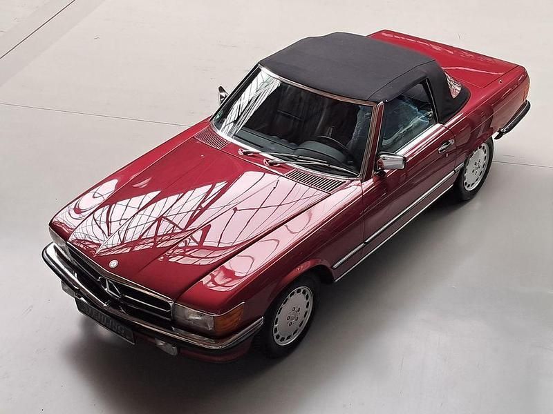Rot Gebraucht 1989 Mercedes SL300 Cabrio | 49.800 € - Bild 1/4