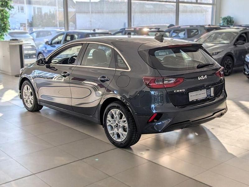 Gebraucht Kia Ceed Vision 140 PS (102 kW) 2024 Pentametal Kleinwagen