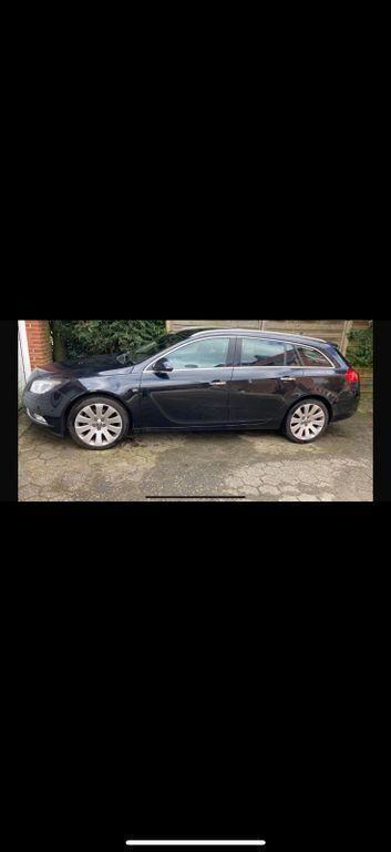 Schwarz Gebraucht 2010 Opel Insignia Kombi | 5.950 € (Fairer Preis) - Bild 1/4