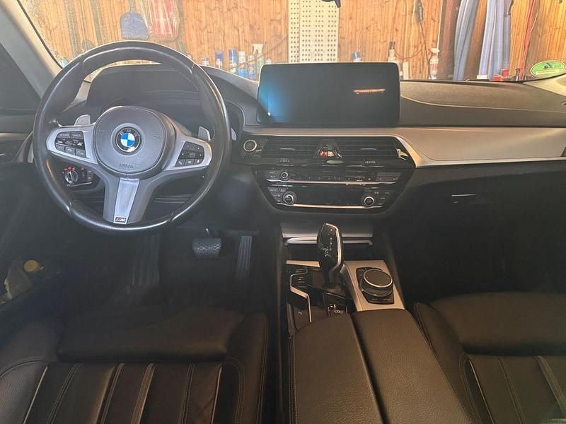 Gebraucht BMW 520 190 PS (139 kW) 2022 Schwarz Kombi