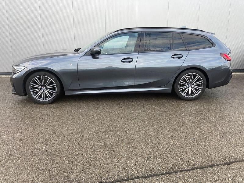 Gebraucht BMW 318 M Sport 150 PS (110 kW) 2022 Grau Limousine