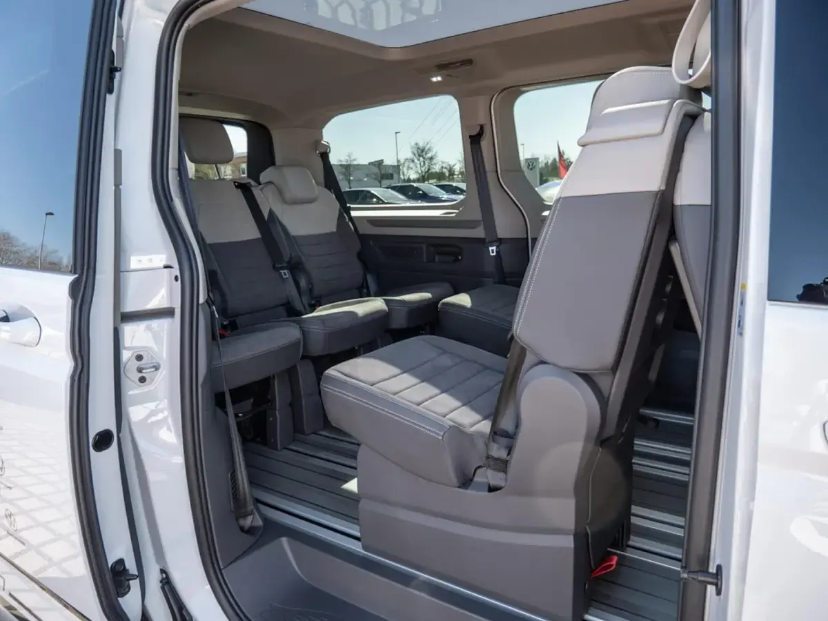 Gebraucht VW Multivan Edition 150 PS (110 kW) 2025 Van / Kleinbus