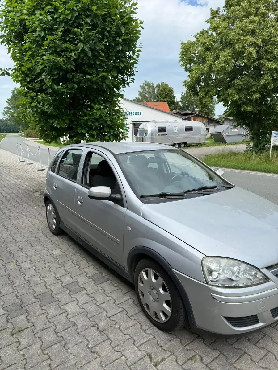 Gebraucht Opel Corsa 80 PS (58 kW) 2005 Silber Kleinwagen