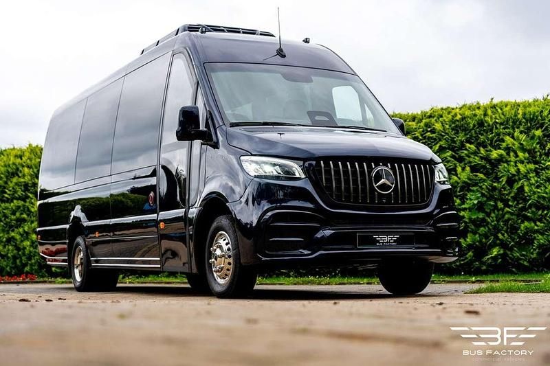 Neu Mercedes Sprinter Luxury 190 PS (139 kW) 2025 Blau Van