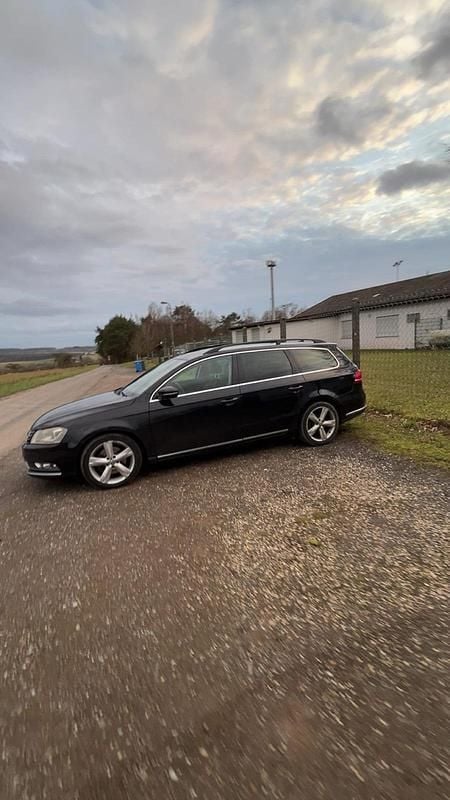 Używany VW Passat 140 KM (102 kW) 2013 Czarny Kombi