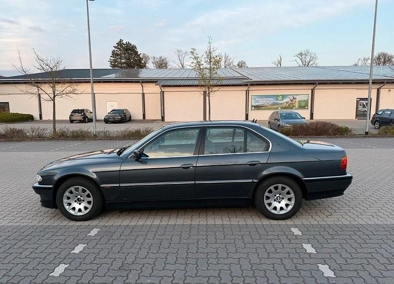 Usata BMW 728 192 CV (141 kW) 2000 Grigio Berlina