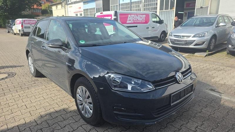 Grau Gebraucht 2014 VW Golf VII Limousine | 9.900 € (Guter Preis) - Bild 1/4
