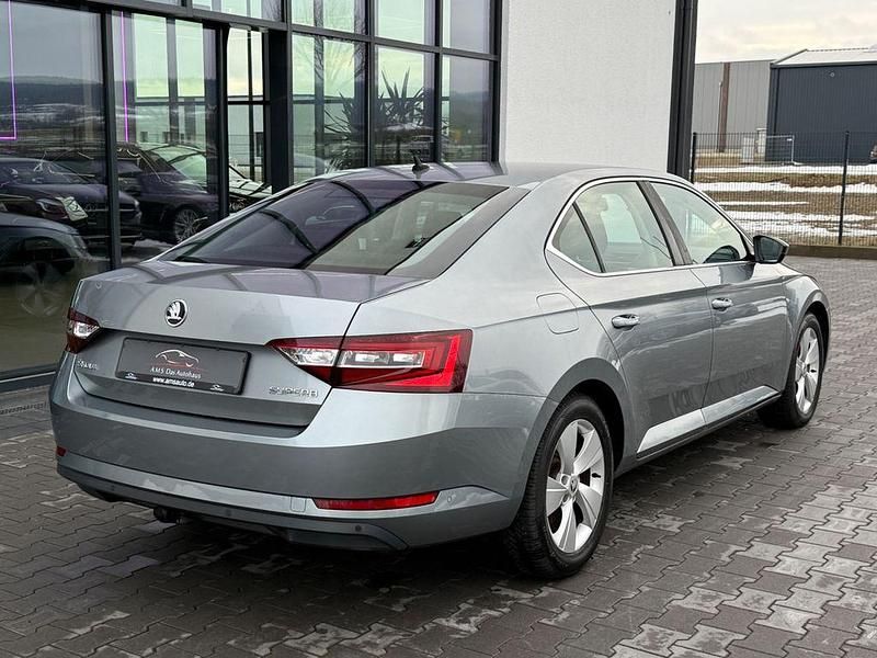 Gebraucht Skoda Superb Ambition 150 PS (110 kW) 2015 Grau Limousine
