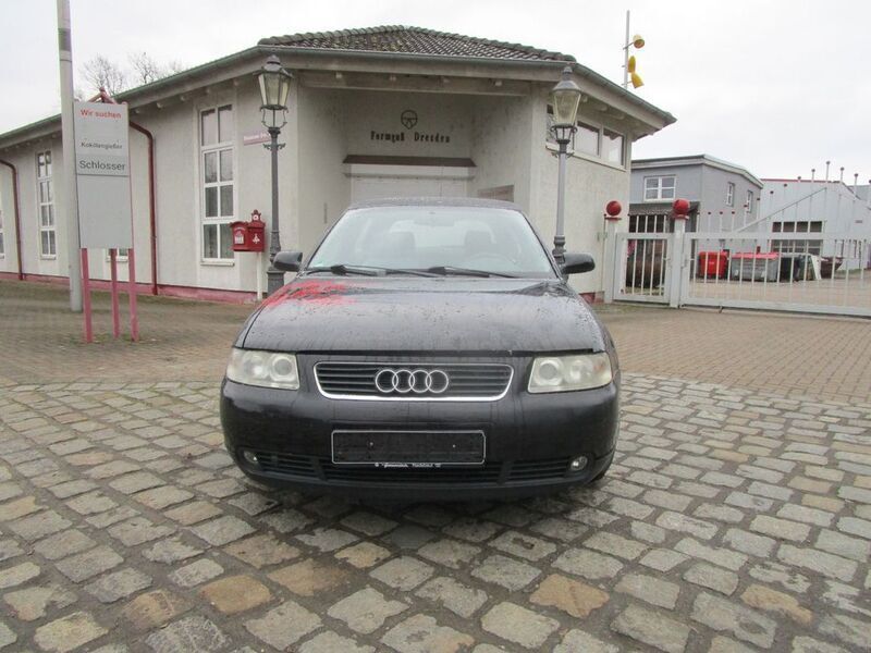 Schwarz Gebraucht 2002 Audi A3 Limousine | 1.000 € (Guter Preis) - Bild 1/4