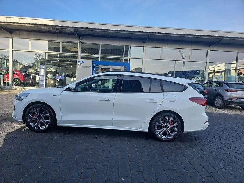 Gebraucht Ford Focus ST-Line 125 PS (91 kW) 2022 Weiß Kombi