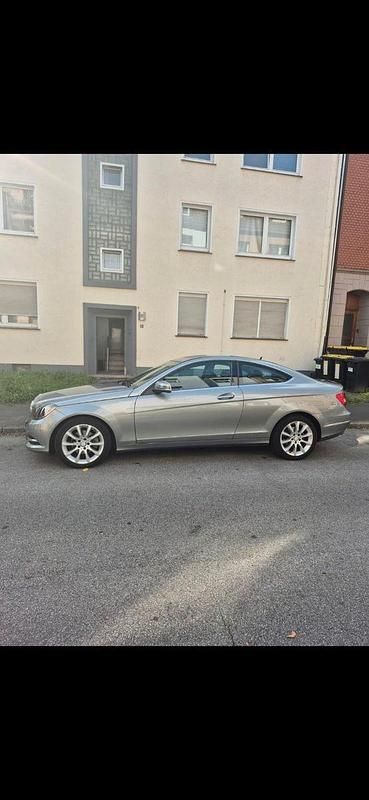 Gebraucht Mercedes C180 156 PS (114 kW) 2011 Grau Coupé